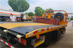 驻马店附近拖车电话号码服务